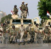 Нападението в джамия на Синайския полуостров е било извършено от десетки мъже с военни униформи и автомати