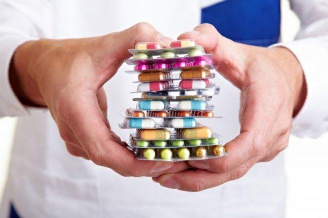 Фалшиви лекарства заляха интернет! Ето как да се пазим
