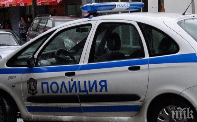 Зверска катастрофа! Кола се шибна в стълб и се запали в София