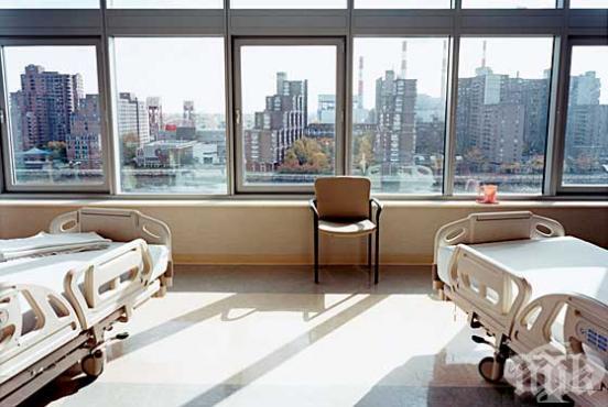 Държавата няма пари да заплати лечение на две момчета