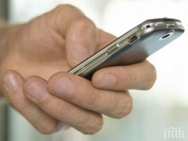 Див екшън заради мобилен телефон: Мъж прободе с нож в гърдите приятел по чашка  