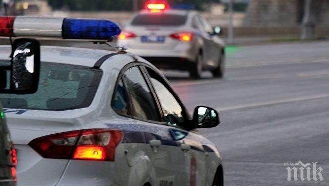 Пет деца и десет възрастни са пострадали при катастрофа на два микробуса в Елиста