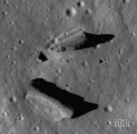 СЕНЗАЦИОННО ВИДЕО! Откриха извънземен кораб на Луната! Уфолог се изумил от странен обект в приложение на Гугъл
