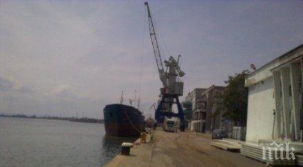 извънредно труп пристанището бургас работник фирмено яке удавил