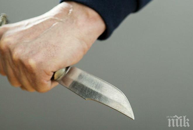 Екшън! Пиян мъж нападна с нож кмета на германския град Алтен