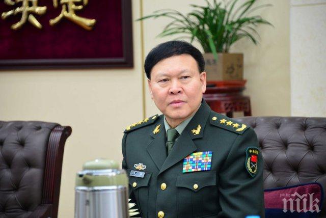 Разследван за корупция генерал се обеси