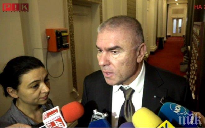 Славчо Велков и Марешки се хванаха за гушите заради трите прасета, тримата идиоти и тримата глупаци