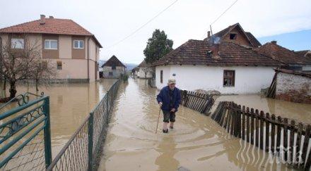 властите албания евакуирали близо 200 семейства наводнените райони