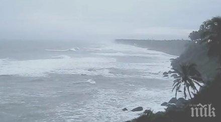 загинали заради циклона окхи югозападното крайбрежие индия видео