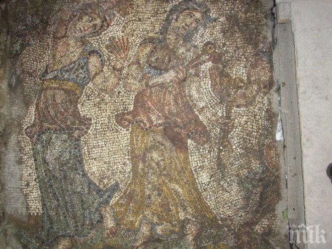 Безценна византийска мозайка е намерена в джамия в Турция

