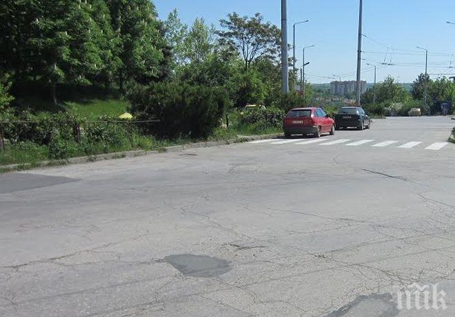 Важно! Стеснено за движение е пътното платно на столичния булевард „Европа” поради разлив