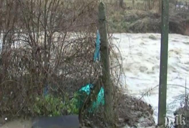 След дъждовете! От МВР: Най-тежка остава обстановката в село Гърляно