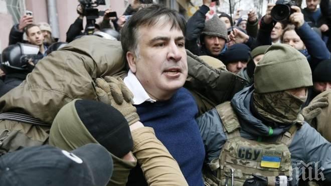 ИЗВЪНРЕДНО! Киев арестува Саакашвили заради опит за преврат, полицията го гони по покрива на дома му (СНИМКИ/ВИДЕО)
