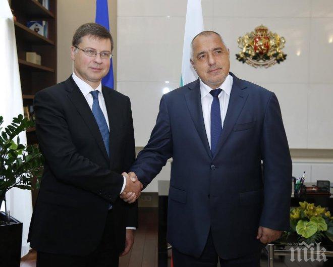 Валдес Домбровскис: България е готова за чакалнята на Еврозоната