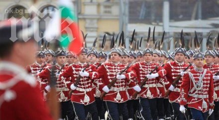 посрещаме началника катарската армия пълен военен церемониал