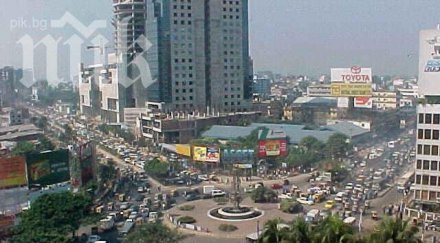 радикални ислямисти бият полицаи бангладеш