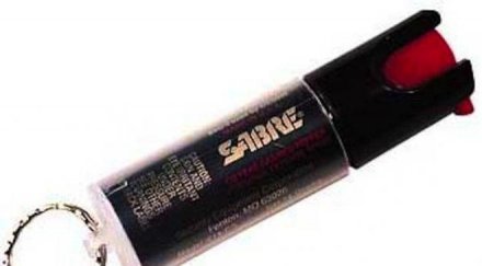 жена напръска пияния съпруг паралитичен спрей