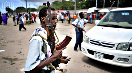 загинали сомалия камикадзе атакувал правителствен кортеж