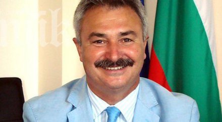 кметът монтана цска изгонят тояги армията