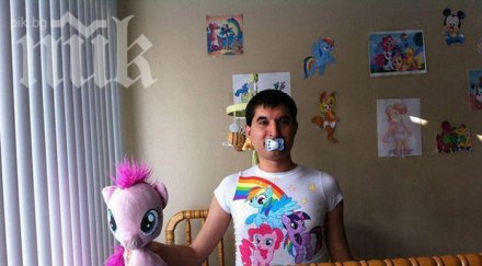 булка голи гърди взел двойник скандалния доброслав герб снимки