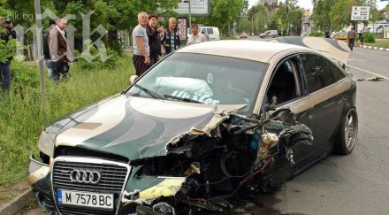 ученик ауди смаза коли 200 снимки