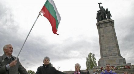 паметникът съветската армия частна собственост офшорки