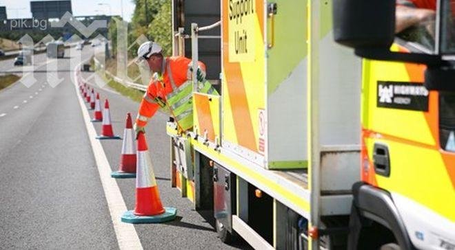 Български тираджия блокира британска магистрала