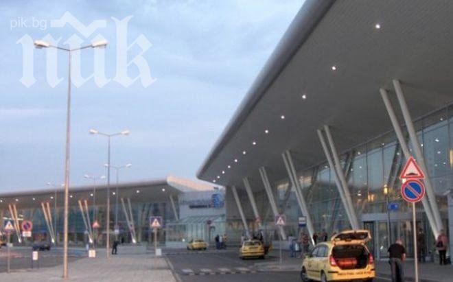 Пламна бус на летище София