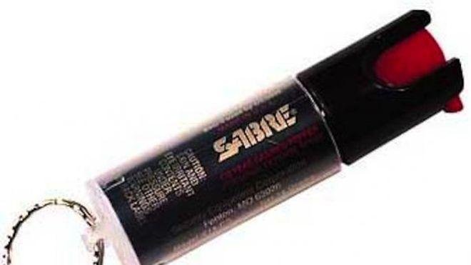 Жена напръска пияния си съпруг с паралитичен спрей