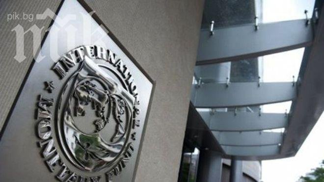 МВФ дава заден за ново затягане на колана в Гърция