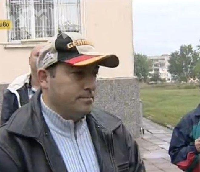 Жител на Божурище: Кметът на общината ме преби в тоалетна