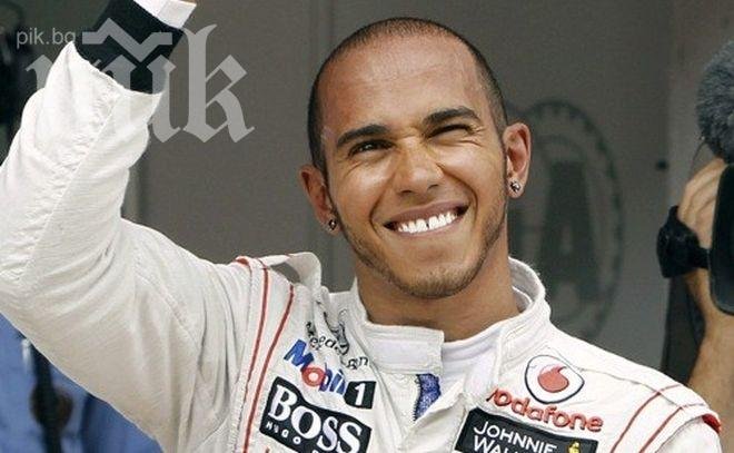 Люис Хамилтън се татуира като Дейвид Бекъм