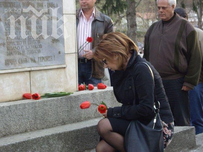 И новата социалистка Татяна Буруджиева поднесе венци за Гергьовден