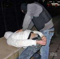 Показен арест! Прибраха топдилъри от Бургас