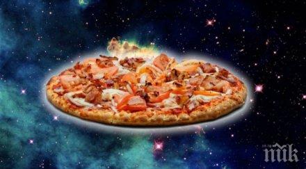 небесен вкус изглежда пица приготвена космоса