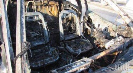 лек автомобил изгорял шумен