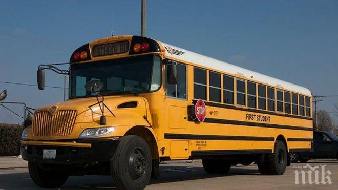 Ад на пътя! Три ученически автобуса катастрофираха в САЩ, десетки деца са ранени