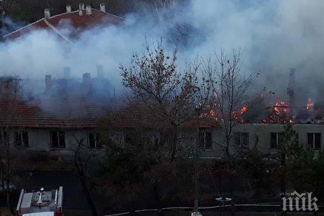 Полицията в Бургас разкри имало ли е боеприпаси в горящия склад на жандармерията