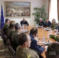 Румен Радев във Военната академия: Офицерите да изграждат способности в ограничени финансови рамки
