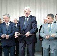 ОБЕЩАНО-ИЗПЪЛНЕНО! Вицепремиерът Валери Симеонов откри приемна на МВР в 