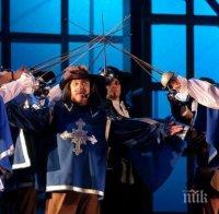 Ники Априлов връща мускетарските времена в НДК (СНИМКИ)