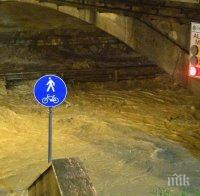 Сняг и наводнения в Италия, над 30 000 домакинства без ток във Франция