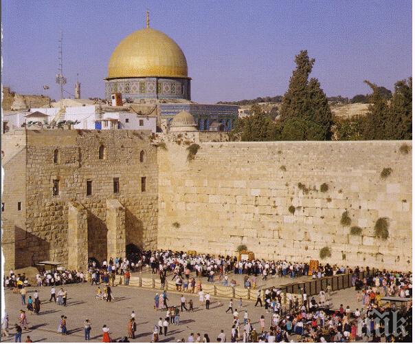 Вицепрезидентът на САЩ отива на Стената на плача в Йерусалим