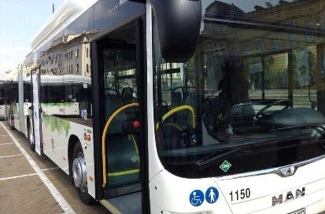 Автобус затисна с врати и влачи мъж в Пловдив