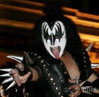Обвиниха един от основателите на групата Kiss в сексуален тормоз