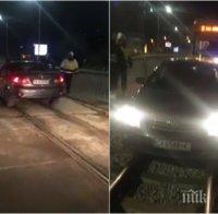 ПЪРВО В ПИК! Кола паркира на трамвайните релси на бул. 