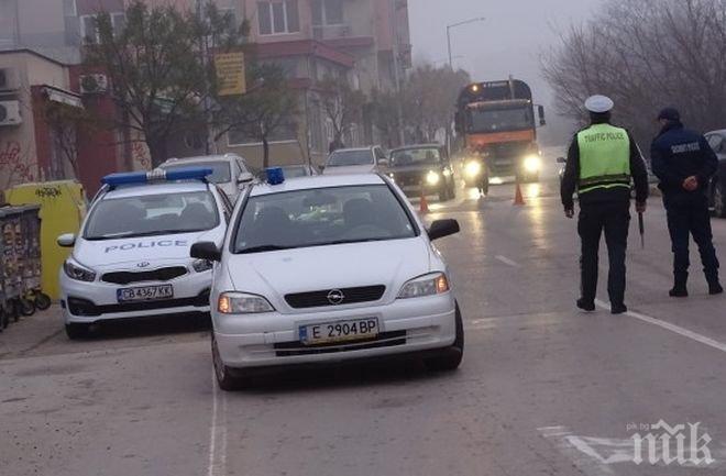 СЛЕД ДЪЖД КАЧУЛКА! Правят „легнал полицай” до кръстовището в Благоевград, на което сгазиха студентка