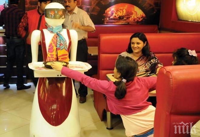 Ресторант в Индия замени сервитьорите с роботи
