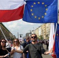 Полша определи като „политически“ наказателната процедура на ЕК