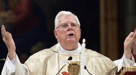 почина кардинал бърнард лоу замесен грандиозен педофилски скандал